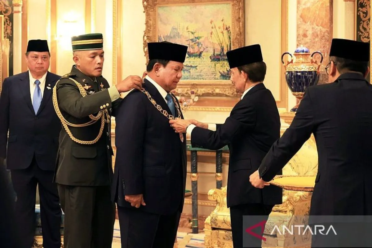 brunei-darussalam-sultanate-awarded-president-prabowo-with-star-of-glory