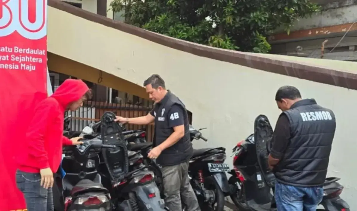 motorbike-theft-den-exposed-police-raid-in-east-jakarta-nets-two-suspects