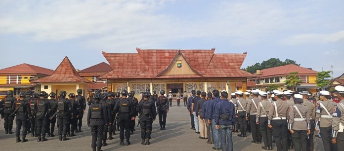 police-held-morning-roll-call-to-appreciate-members-involved-in-ketupat-operation