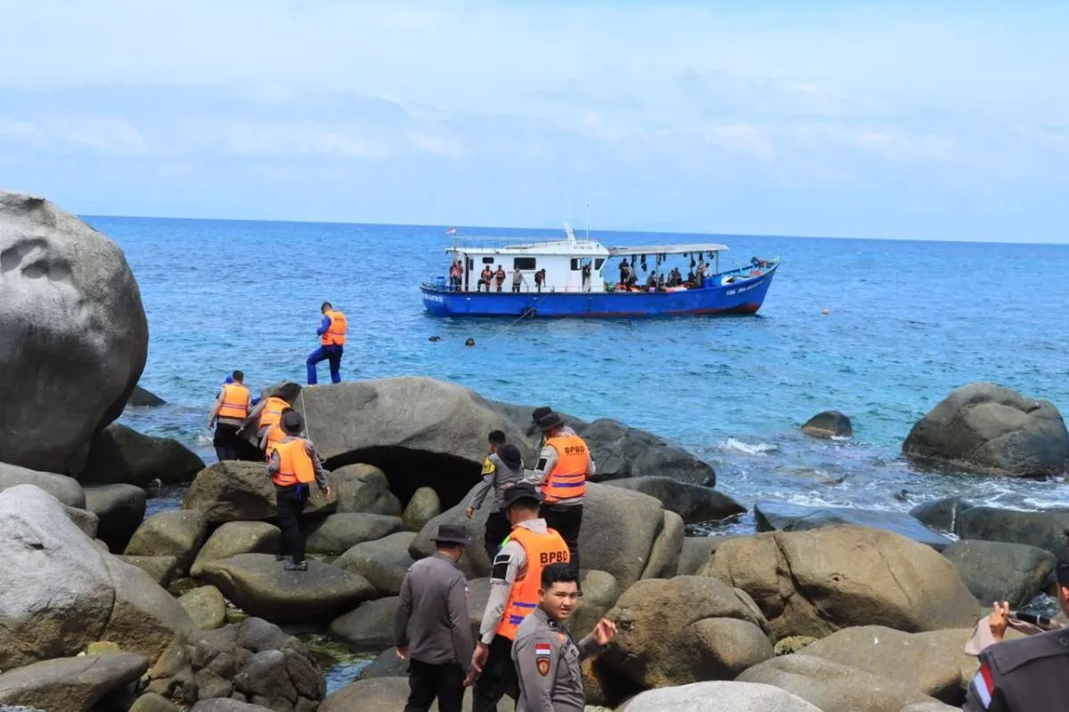 anambas-sub-regional-police-patrols-around-tokong-nanas-island-to-prevent-disturbances