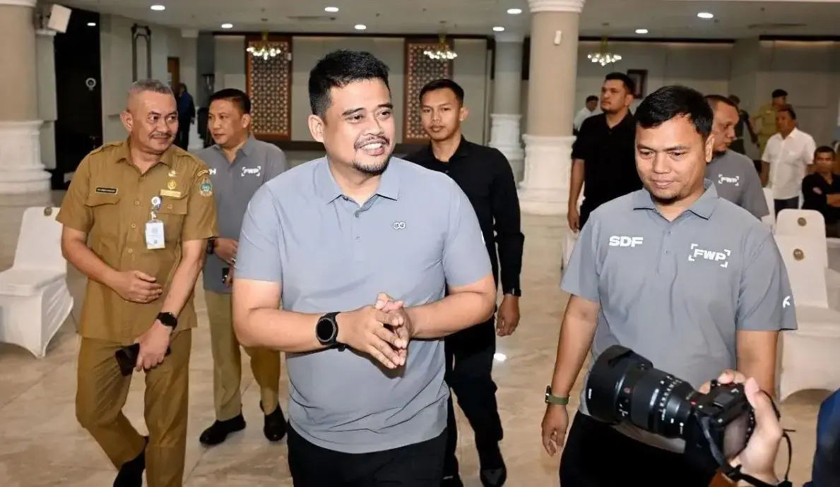 governor-bobby-condemns-killing-of-traveler-inside-sibolga-grand-mosque