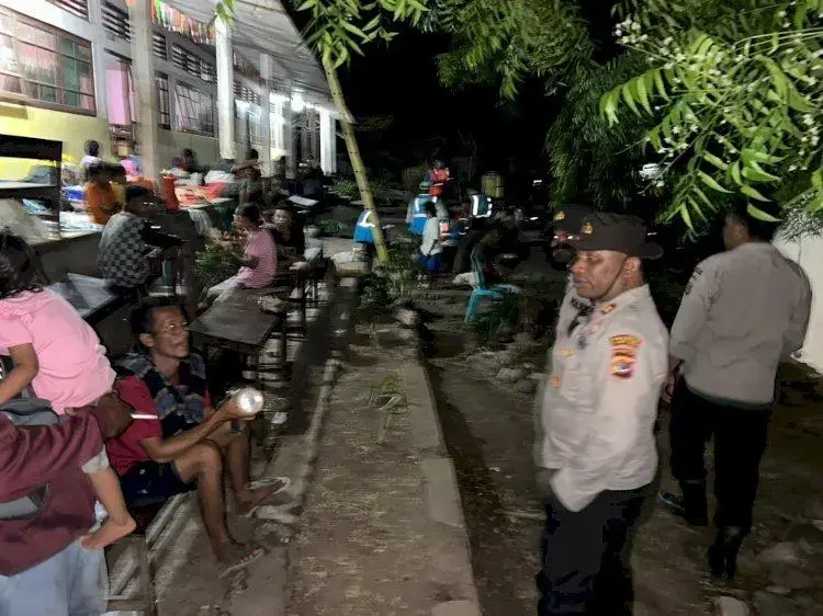 addressing-lewotobi-eruption-situation-police-continue-to-patrol-and-help-evacuates