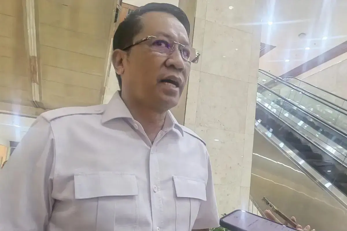 law-minister-dismisses-concerns-over-military-dual-function-in-tni-bill