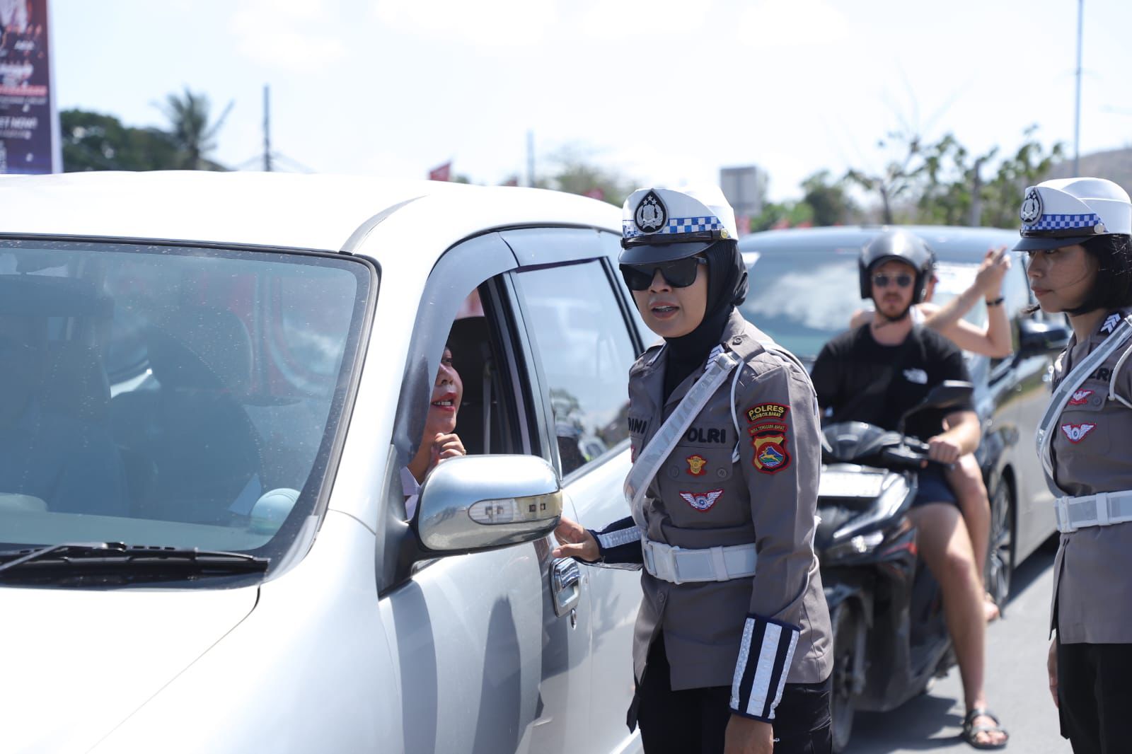 strict-security-at-green-gate-and-mong-roundabout-for-smooth-motogp-mandalika-2024