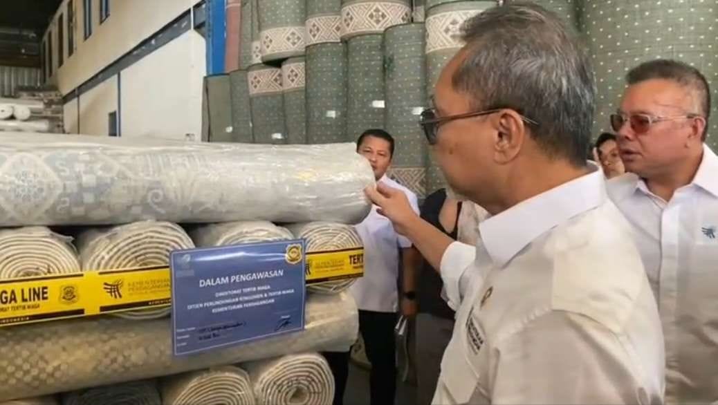 trade-minister-seized-illegal-imported-carpets-with-total-value-of-idr-10-billion