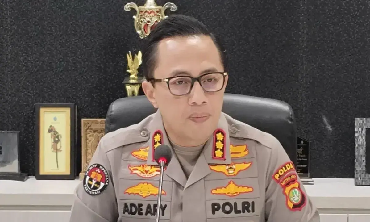 police-arrest-a-man-beating-his-own-mother-in-bekasi