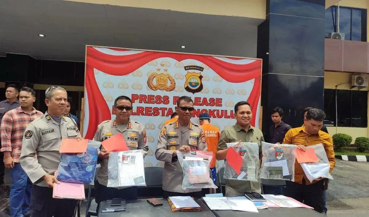 police-confiscated-hundreds-of-millions-rupiah-on-fraud-case-involving-university-students