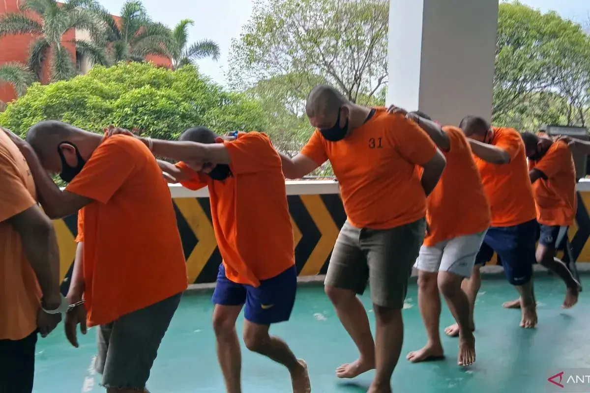 lobster-seeds-smuggling-busted-by-the-police-seven-arrested