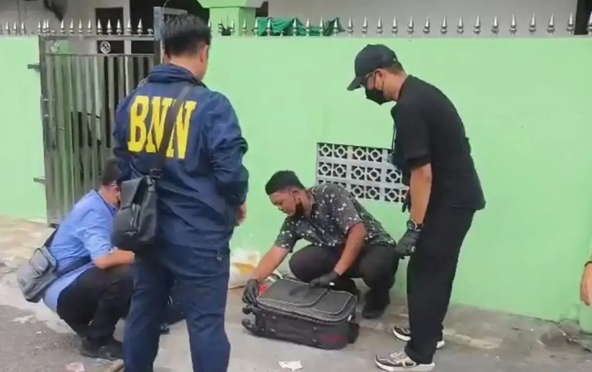 bnn-raids-infamous-kampung-ambon-in-west-jakarta-dozens-arrested-in-drug-crackdown