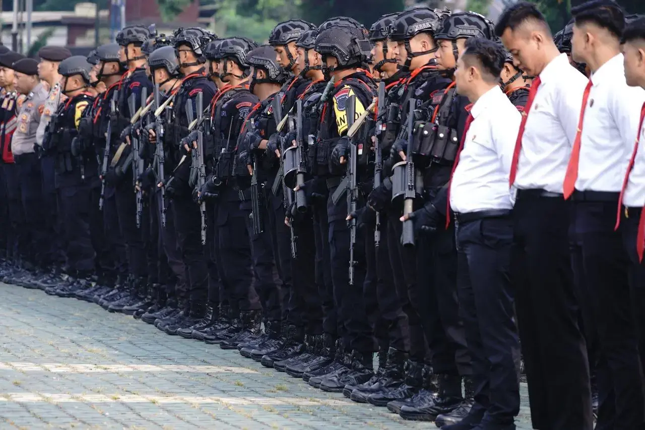 security-continues-to-be-tightened-following-successful-voting-day-in-west-java