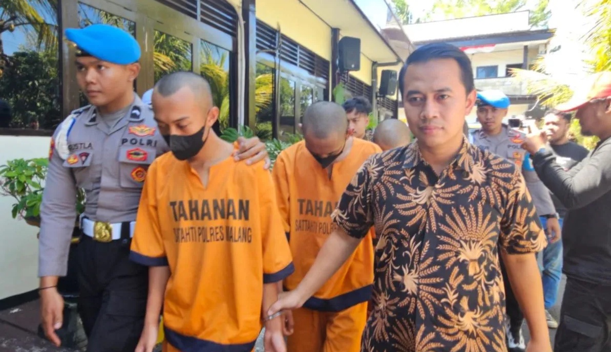 ten-pesilat-charged-in-fatal-beating-of-a-malang-teen