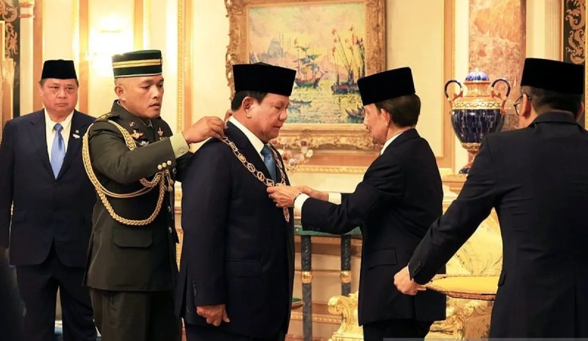 sultan-of-brunei-awards-highest-state-honor-to-president-prabowo