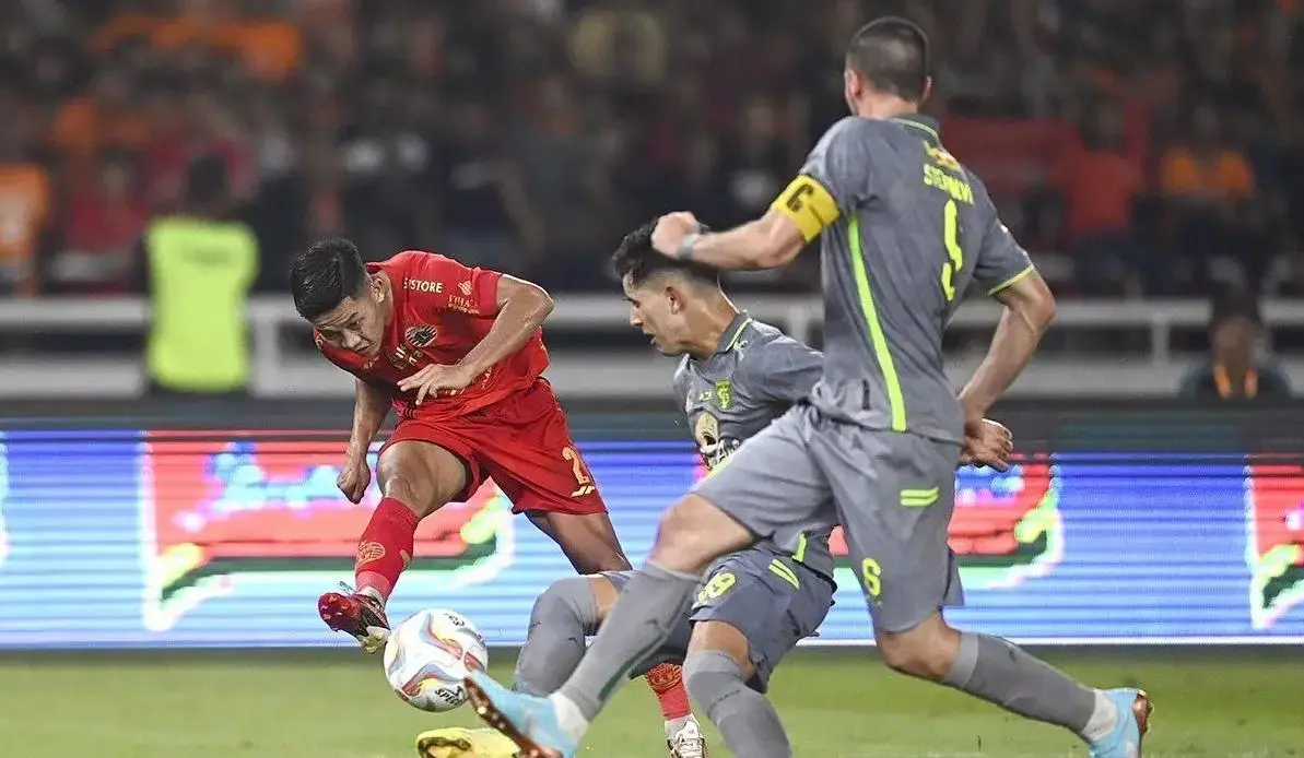 nearly-3000-police-officers-deployed-for-persija-vs-persebaya-match-at-gbk