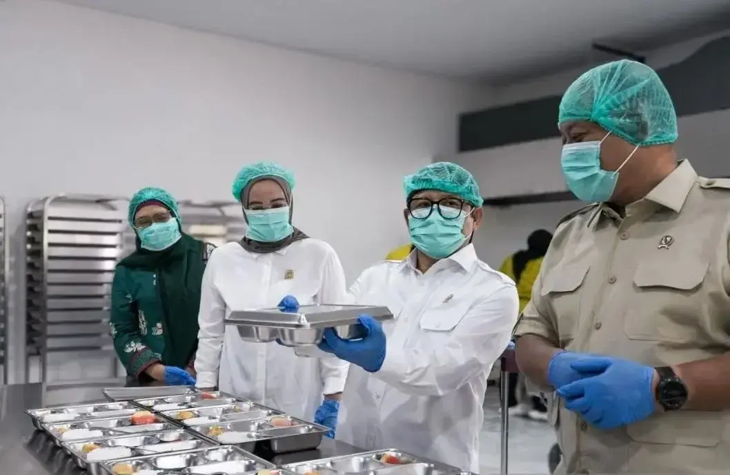 minister-muhaimin-vows-evaluation-of-free-meal-program-after-safety-concerns