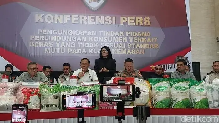 police-raid-warehouses-in-three-cities-in-the-investigation-of-rice-adulteration-case