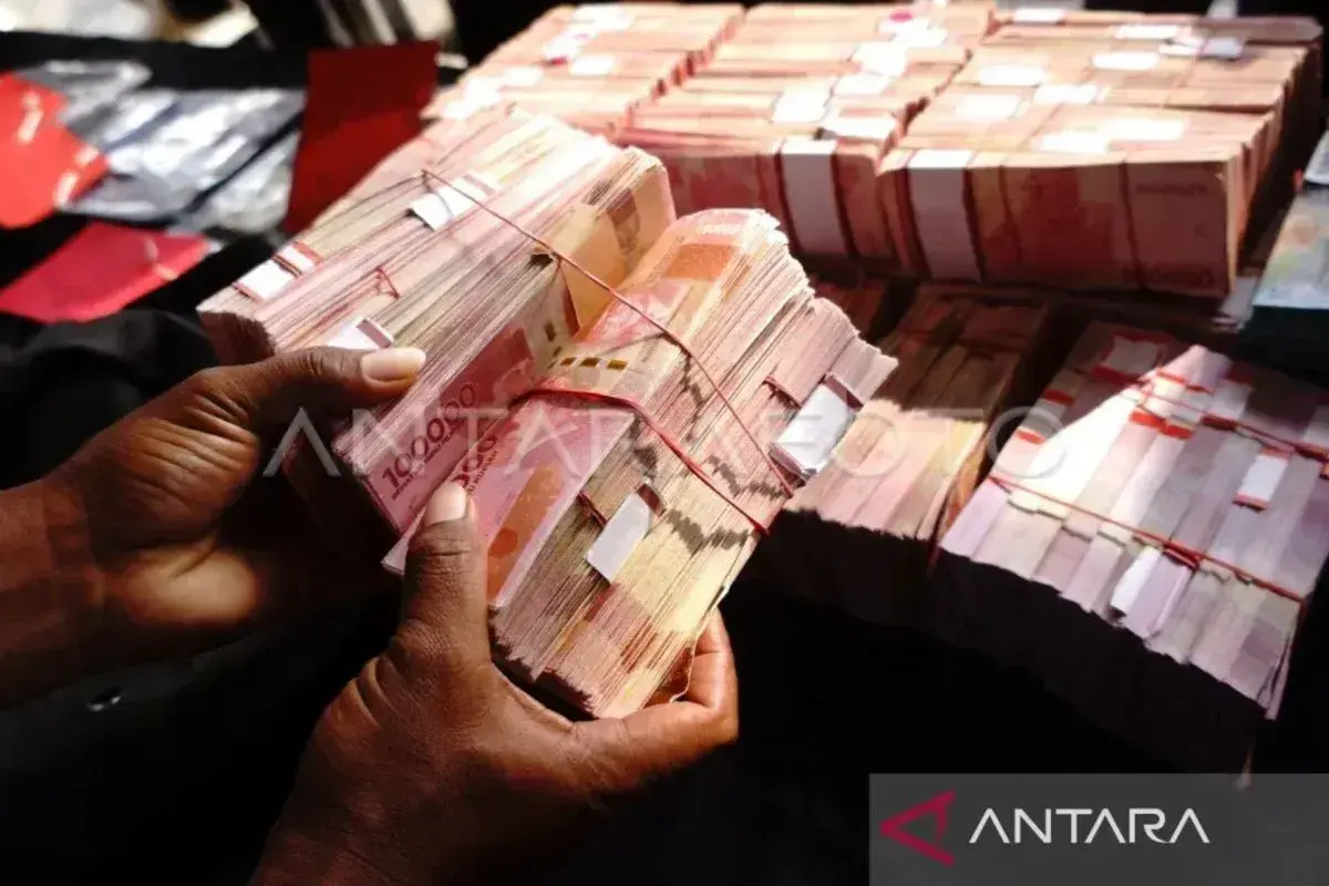 two-village-heads-involved-in-counterfeit-money-operations-in-ngawi