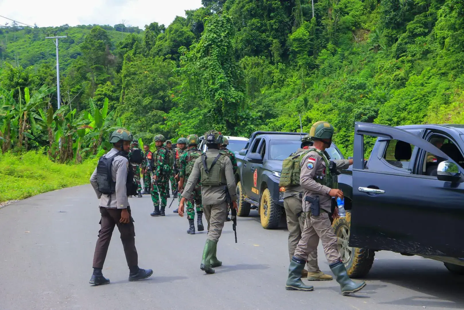 inp-tni-launch-large-scale-patrol-to-restore-security-in-yalimo