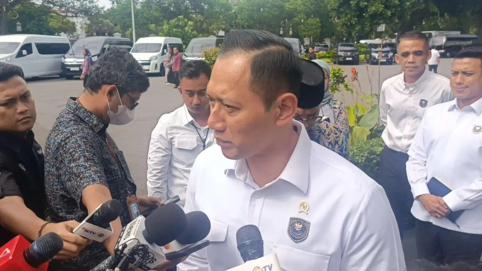 coordinating-minister-ahy-urges-all-parties-to-join-together-in-waste-management-handling