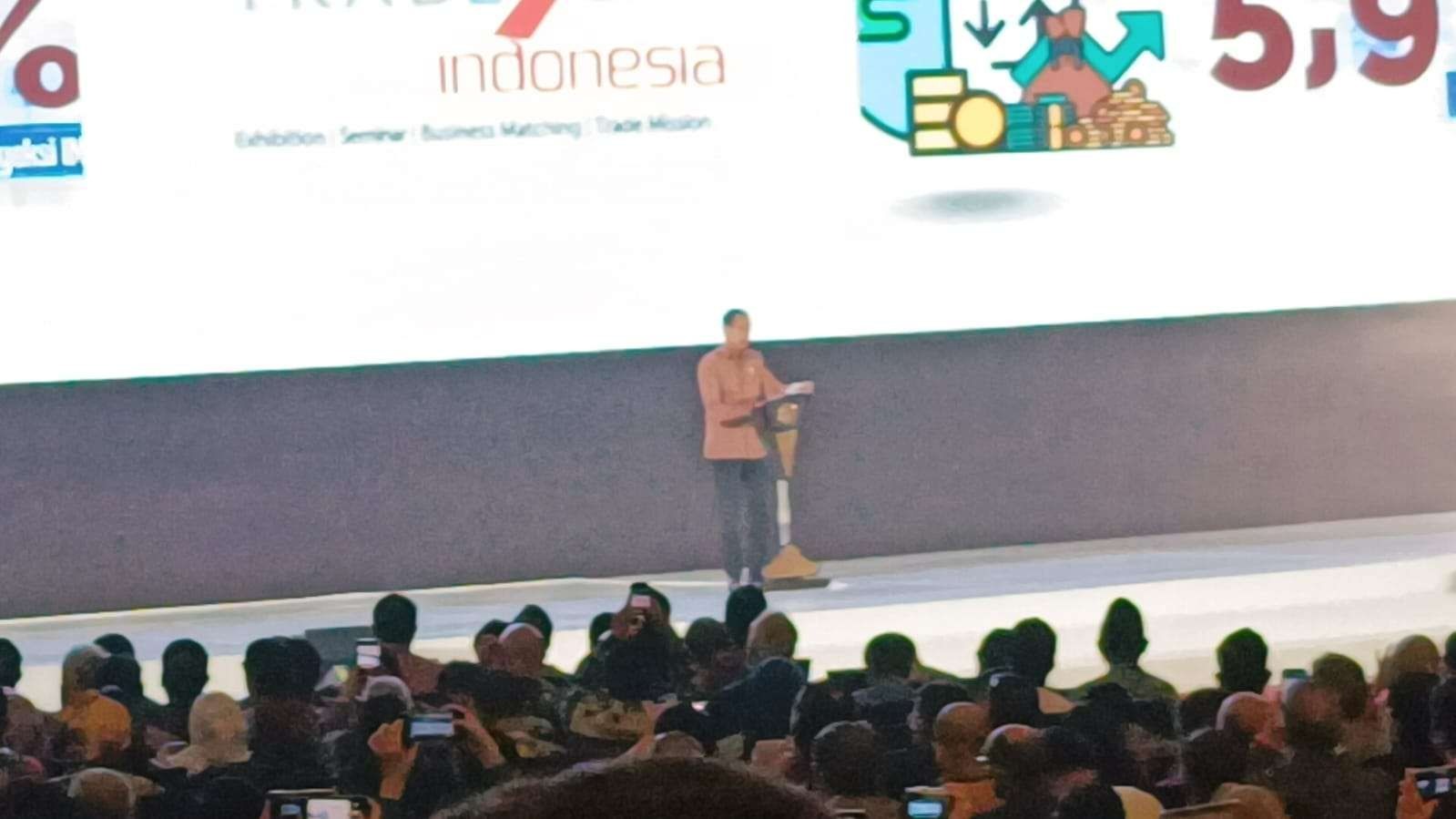 jokowi-aims-to-protect-local-products-to-dominate-domestic-market