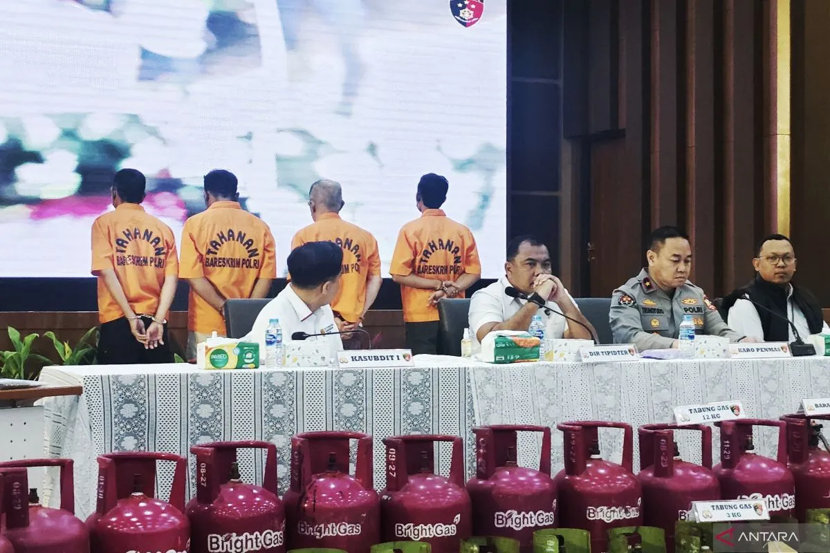 two-gas-adulteration-cases-uncovered-by-police-in-karawang-and-semarang