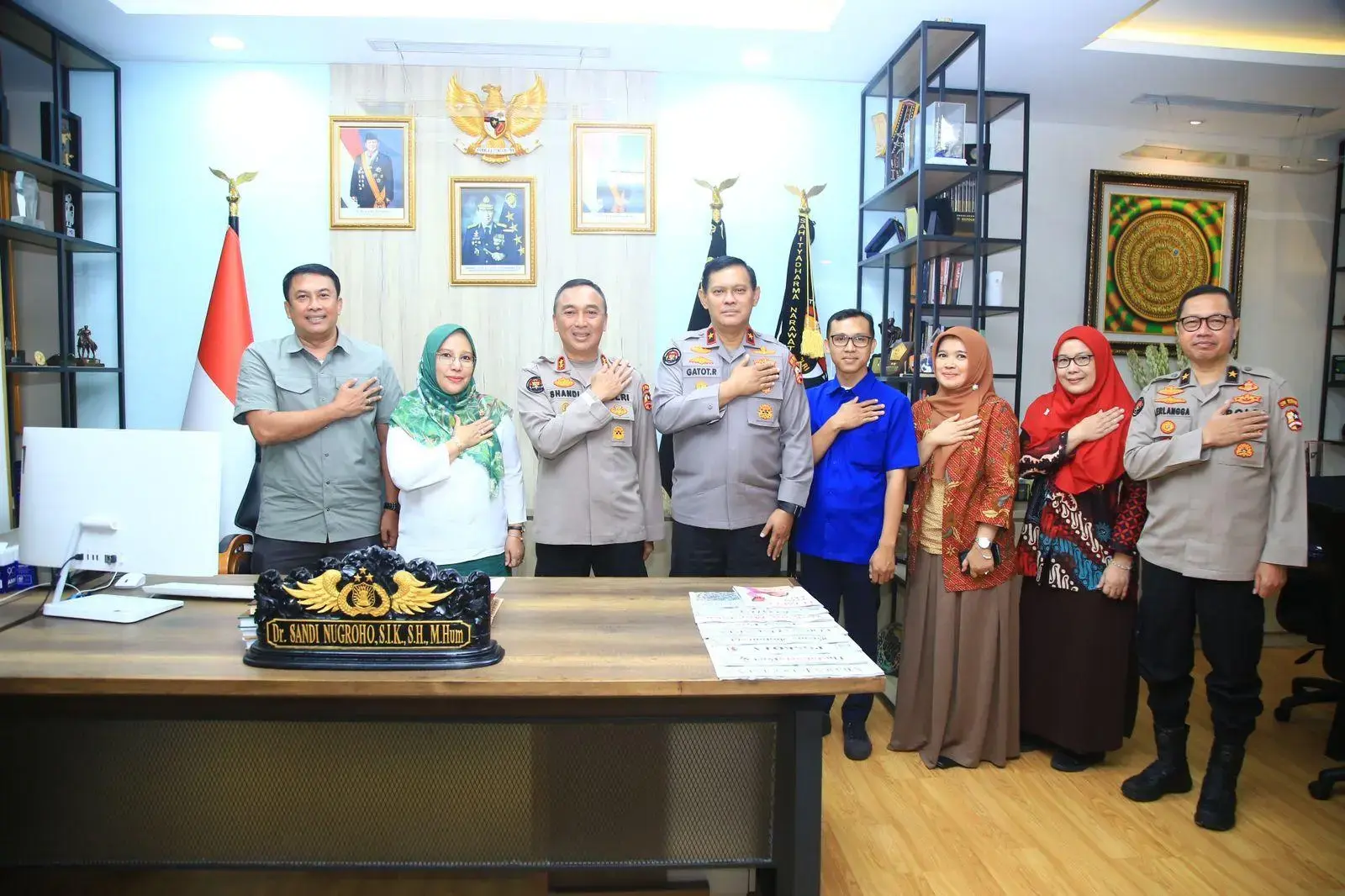 inp-umj-met-to-further-boost-police-public-relations-competencies