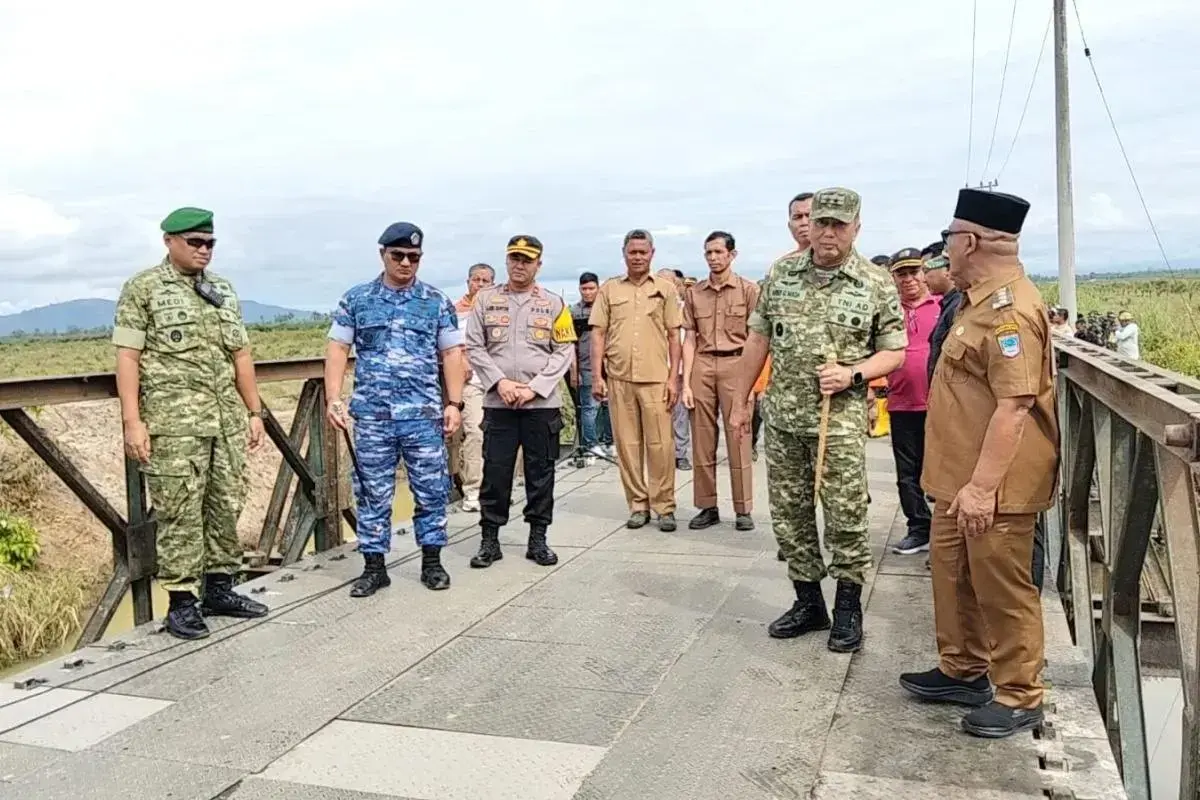 tni-completes-bailey-bridge-to-restore-access-in-west-pasaman-flood-area