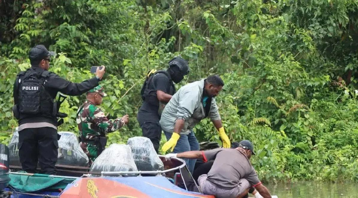 joint-forces-recover-body-of-shooting-victim-killed-by-kkb-in-asmat-papua