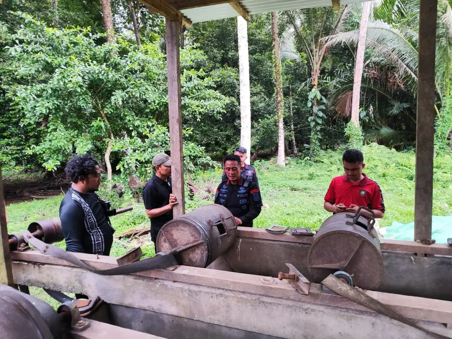 north-maluku-regional-police-take-over-the-illegal-gold-mining-case-in-halmahera