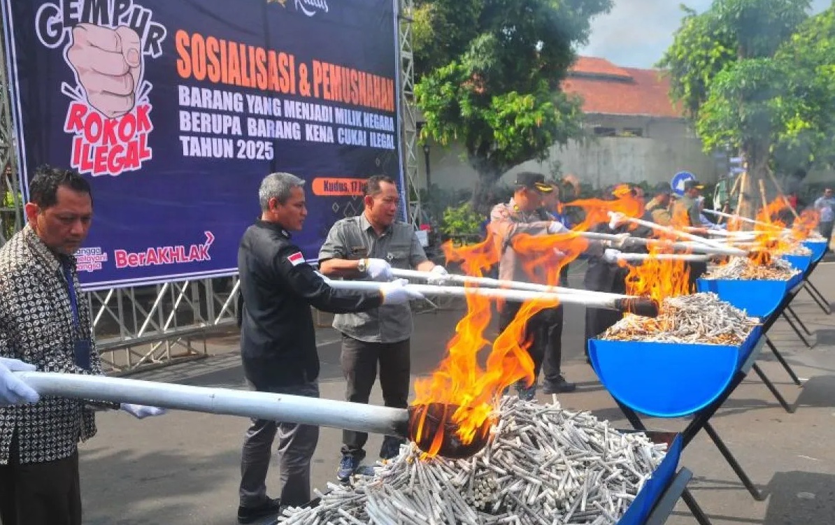customs-targets-task-force-to-combat-illegal-cigarettes-by-year-end