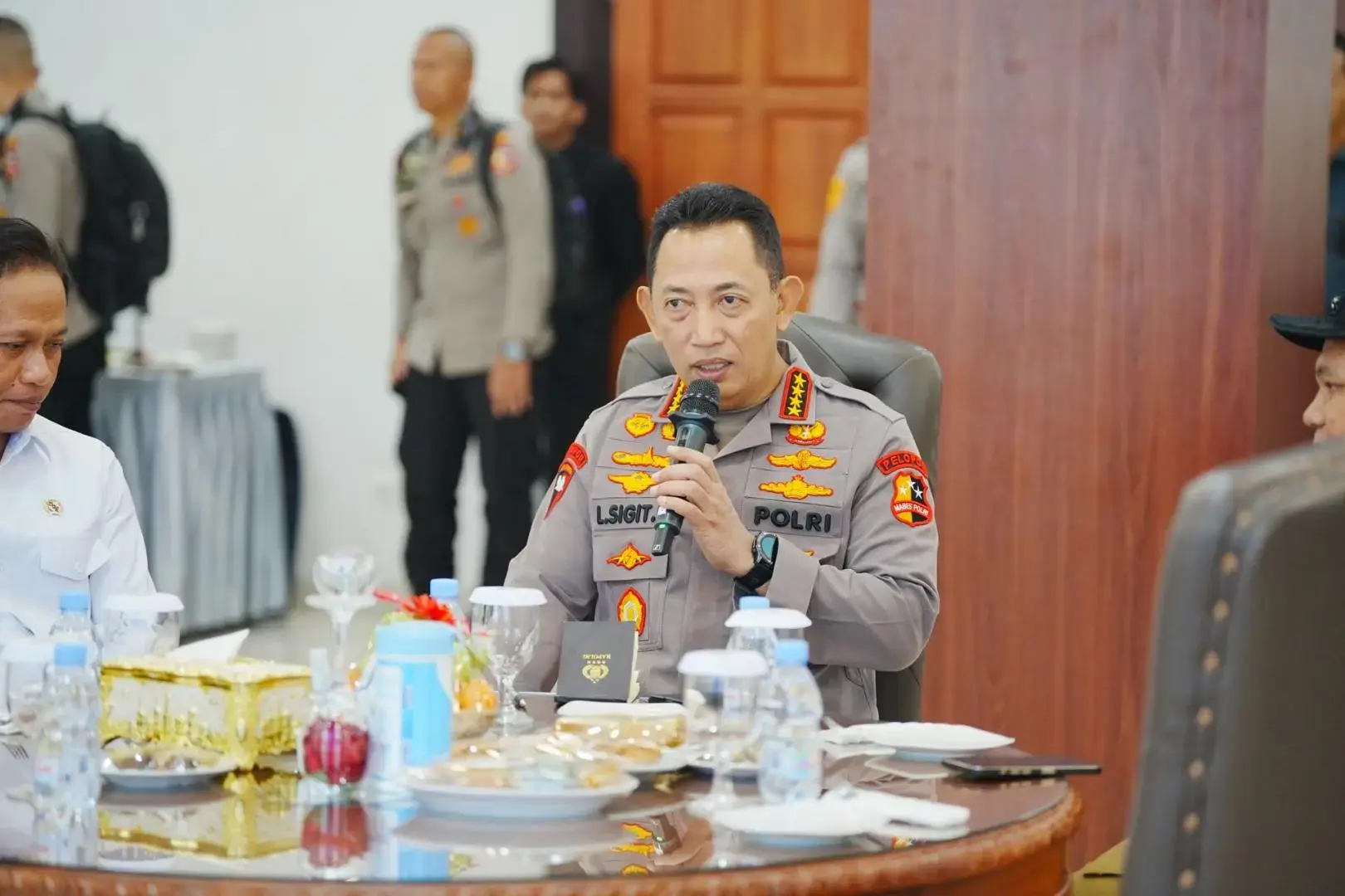 preventing-fire-from-spreading-general-sigit-instructs-more-swift-actions-in-extinguishing-hotspots