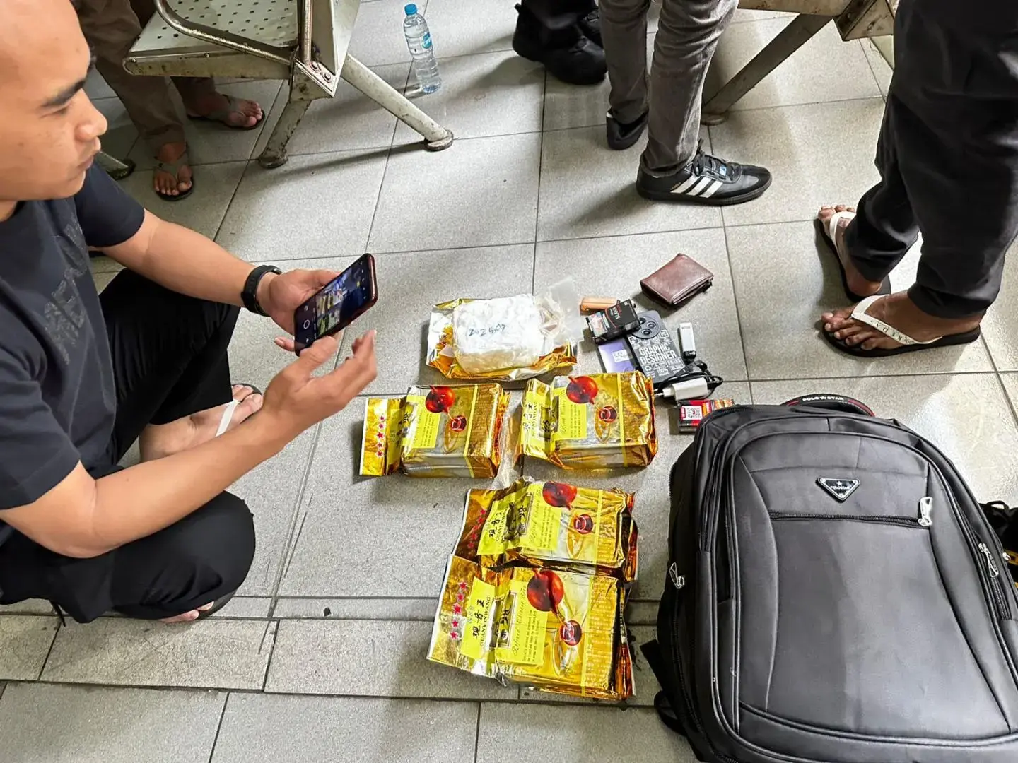 police-foiled-a-methamphetamine-smuggling-attempt-at-bakauheni-port