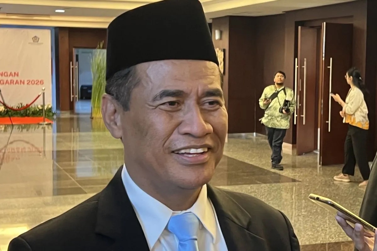 agriculture-minister-reveals-rice-fraud-broken-rice-found-at-59-in-premium-packs