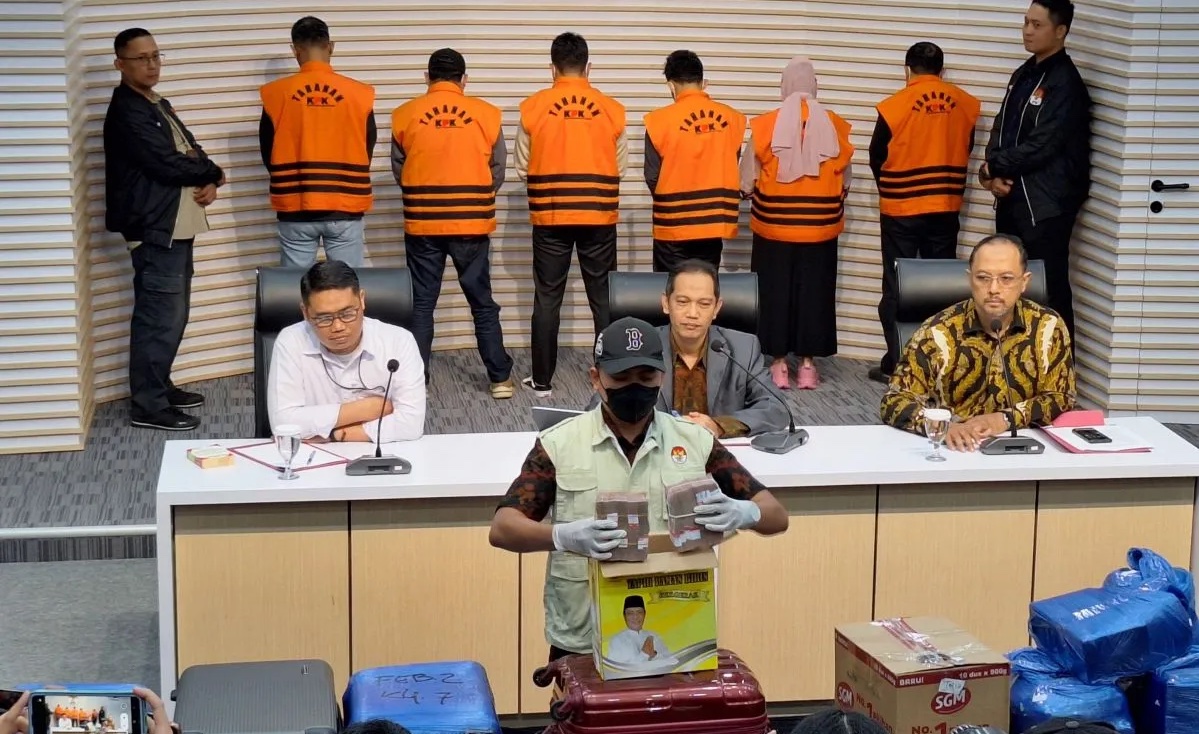 kpk-names-south-kalimantan-governor-sahbirin-noor-a-graft-suspect