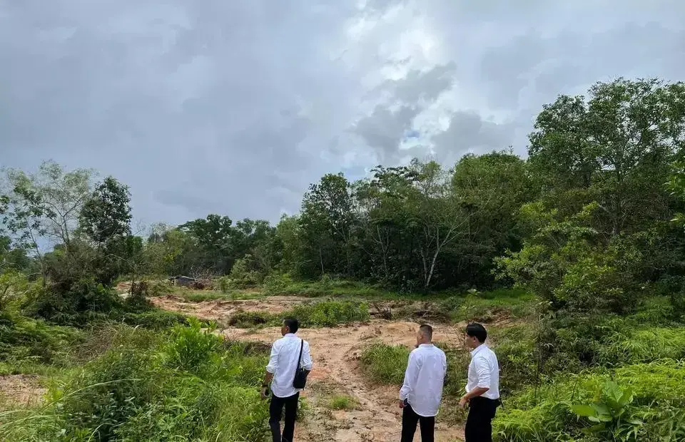 police-raids-illegal-tin-mining-in-residential-areas-in-bangka-regency