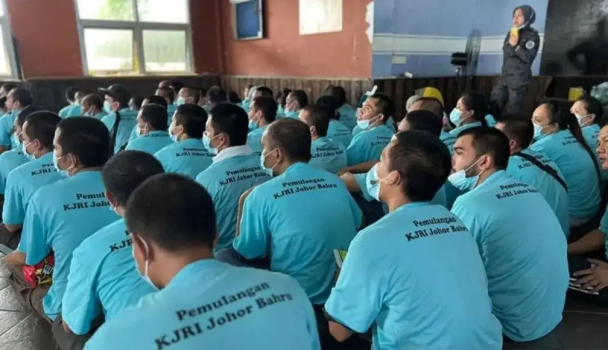 indonesian-consulate-in-johor-bahru-repatriates-100-detained-migrant-workers