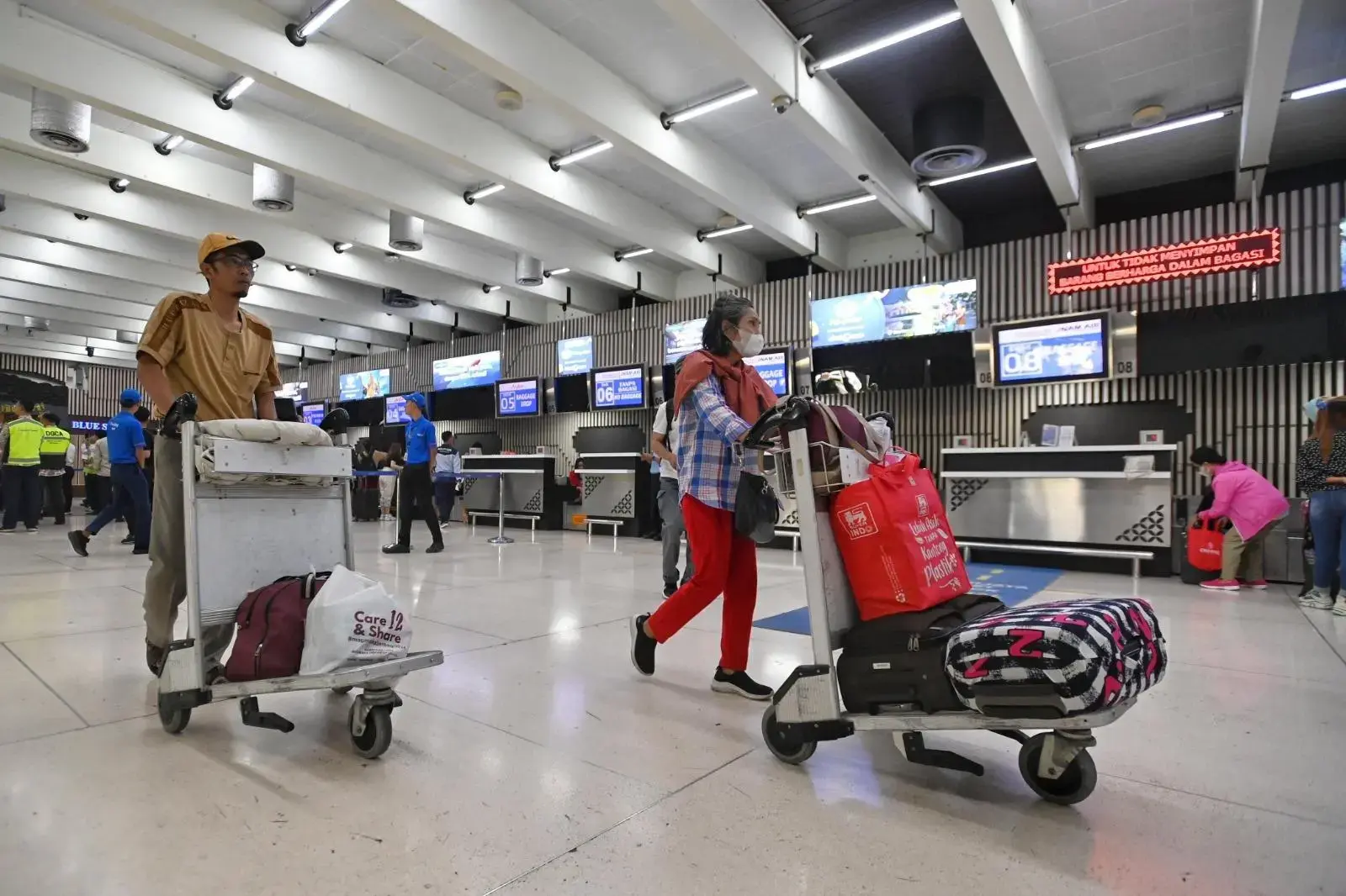 airplane-ticket-price-going-down-for-10-ahead-of-year-end-holiday-season