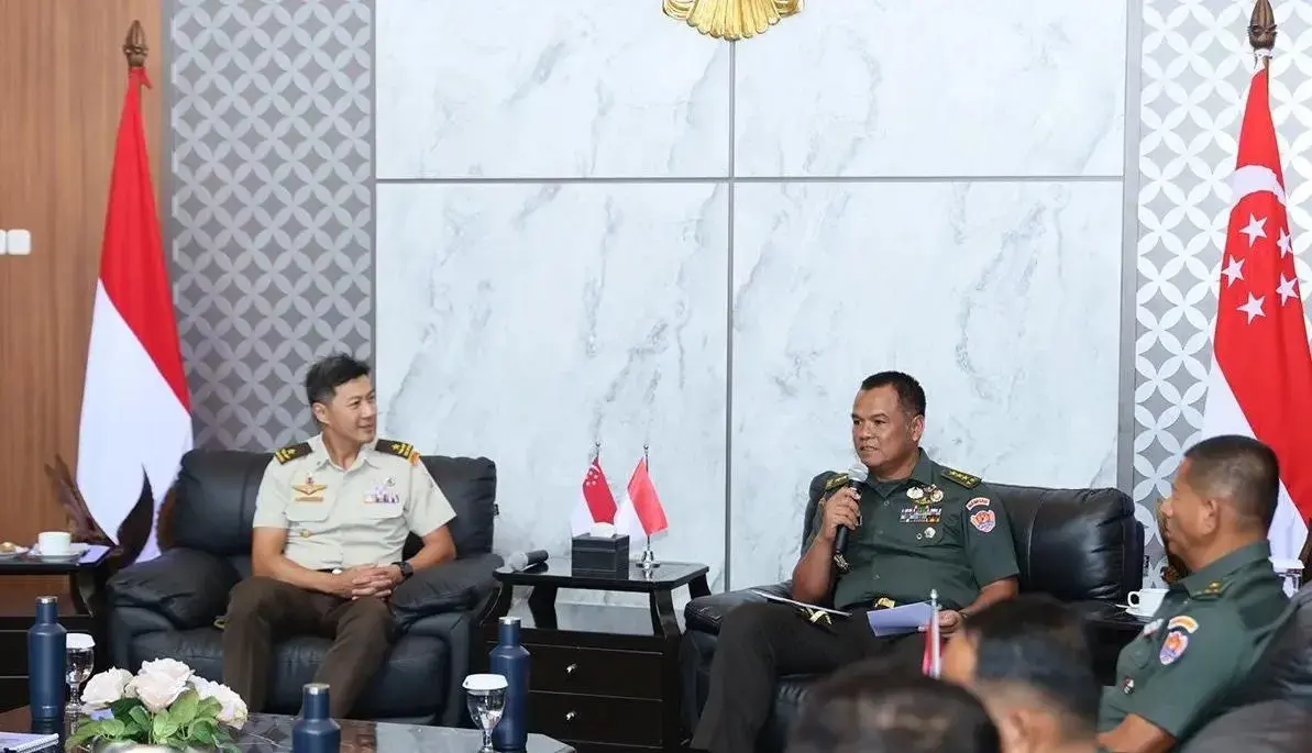 indonesian-army-strengthens-military-ties-with-singapore-army