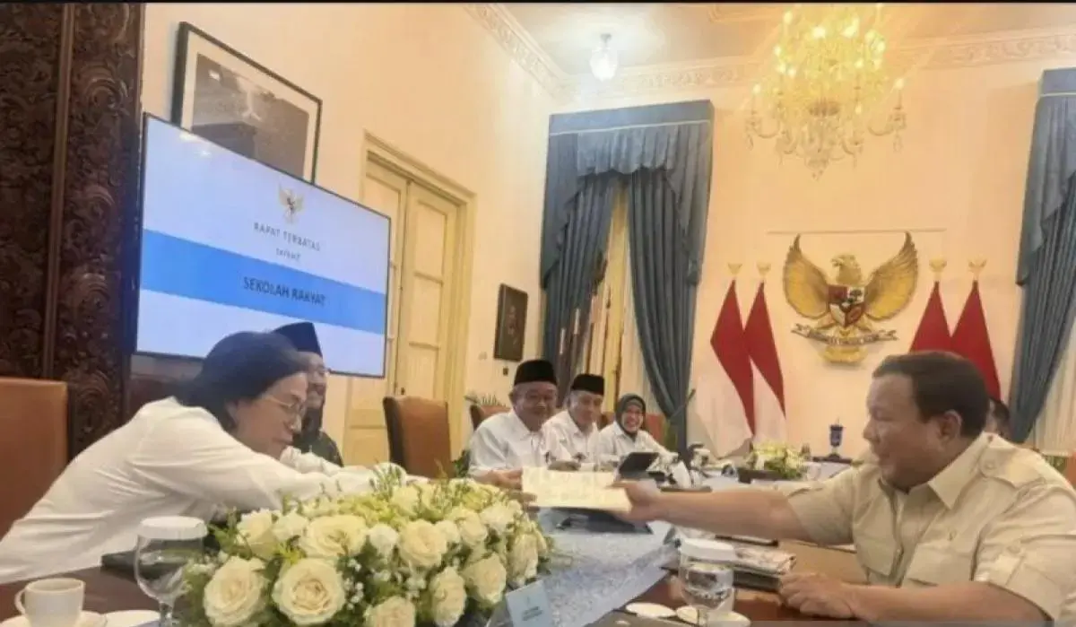 prabowo-expressed-concern-over-families-that-have-to-save-money-for-books
