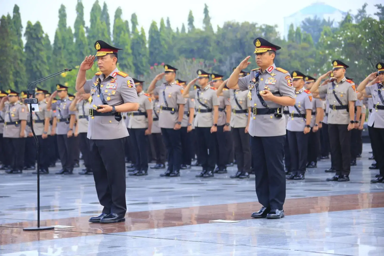ahead-of-79th-bhayangkara-day-police-higher-ups-visit-national-heroes-cemetery