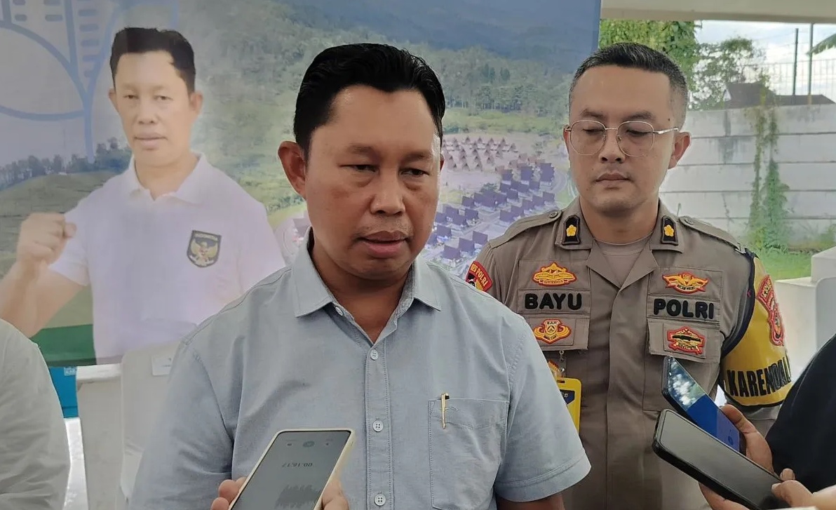 acting-bogor-regent-offers-condolences-for-tourists-death-in-puncak