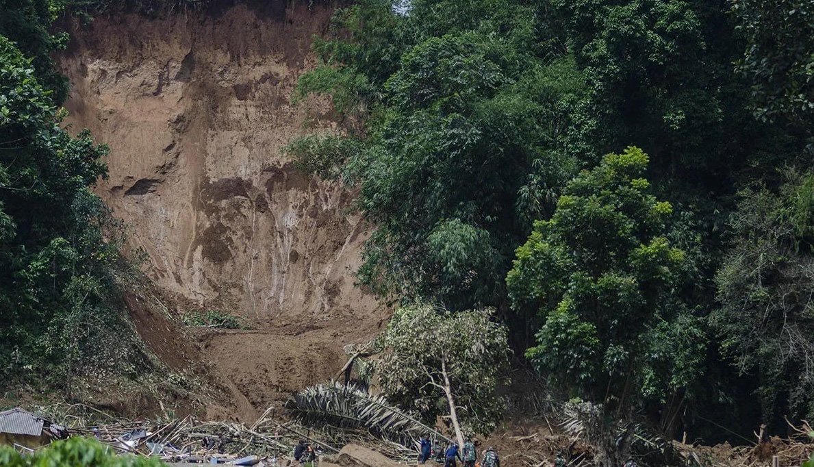 governor-dedi-mulyadi-confronts-aqua-over-local-water-shortages-in-west-java