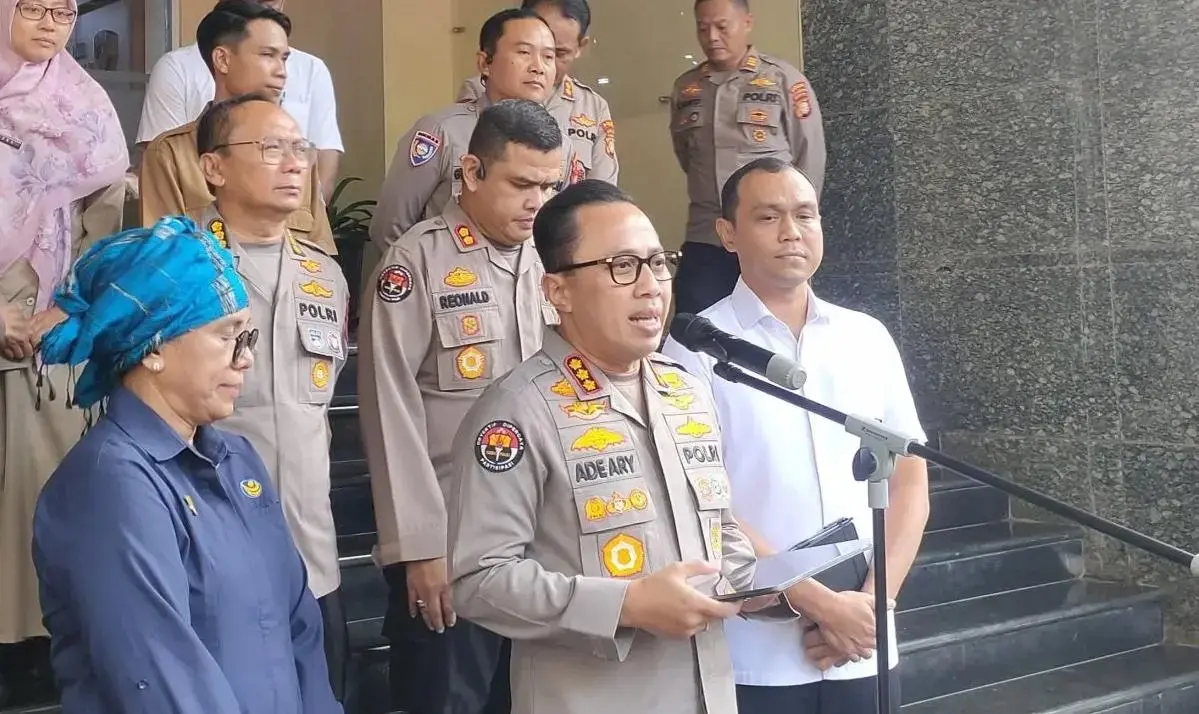 metro-jaya-police-arrest-351-after-dpr-protest