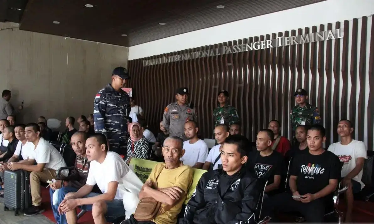 foreign-ministry-repatriates-300-indonesians-from-johor-bahru-immigration-detention