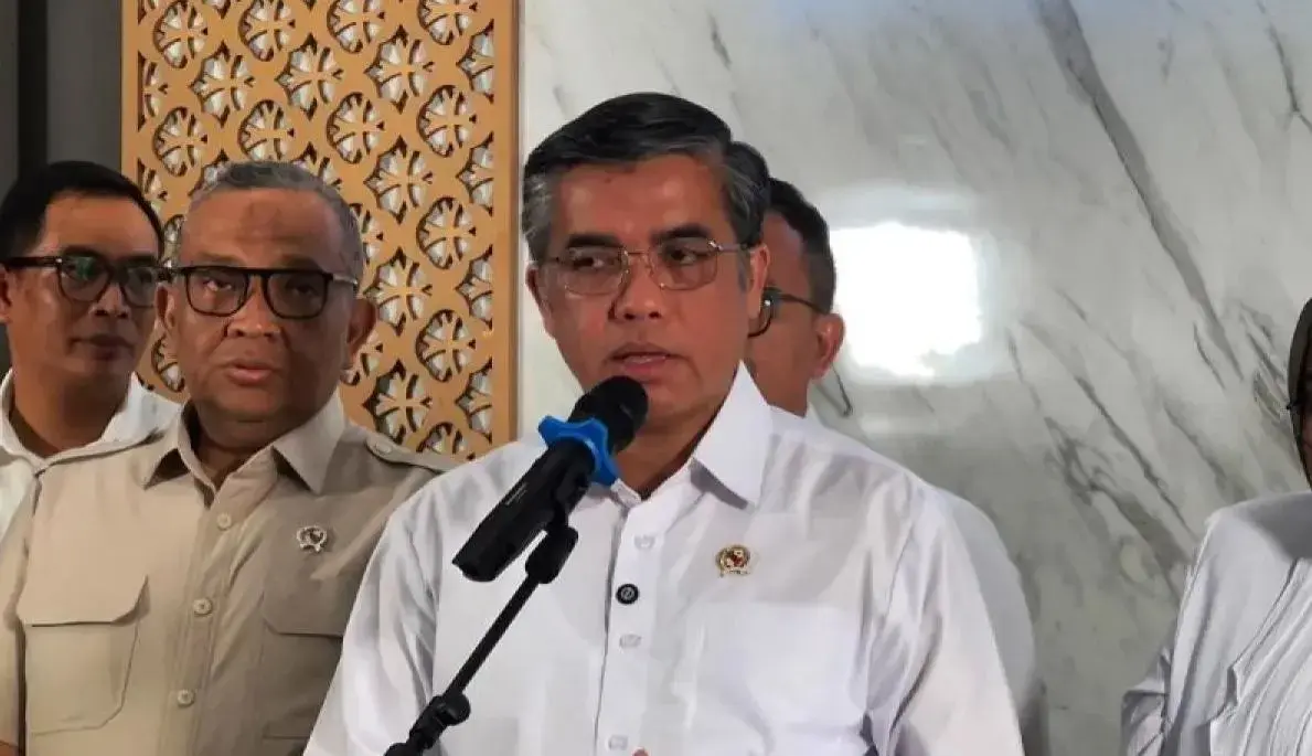 President Prabowo Signs Regulation on Minimum Wage Increase