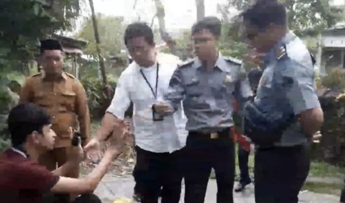 immigration-detains-myanmar-man-for-harassing-woman-in-riau