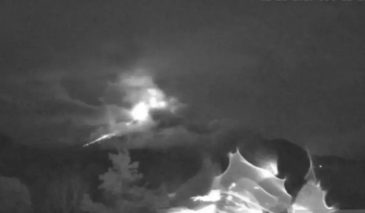 mount-merapi-spews-deadly-pyroclastic-flow-for-2-km-residents-on-alert