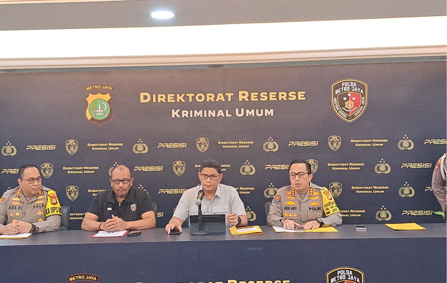 metro-jaya-police-unveils-identities-of-five-national-discussion-assault-suspects