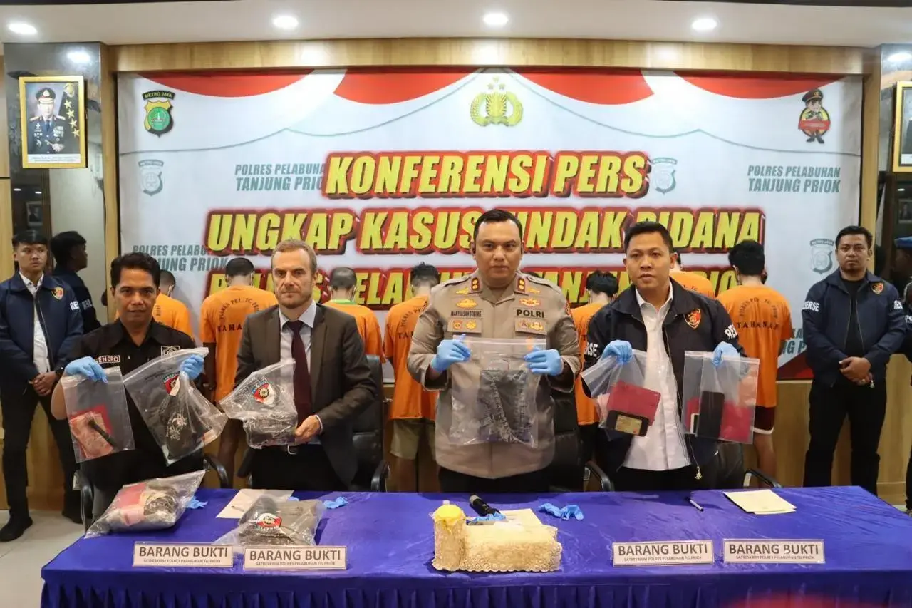 french-government-praised-police-work-in-disclosing-a-mugging-case-befelling-their-citizen