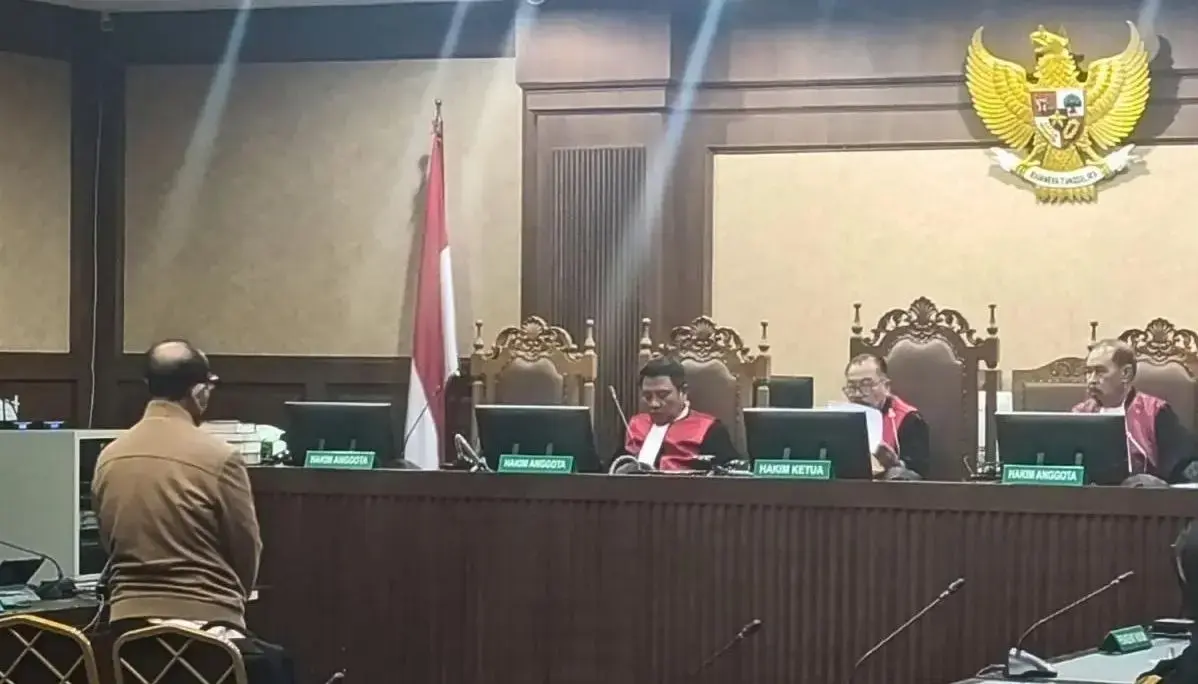 suspended-supreme-court-justice-gazalba-saleh-sentenced-to-10-years-for-bribery