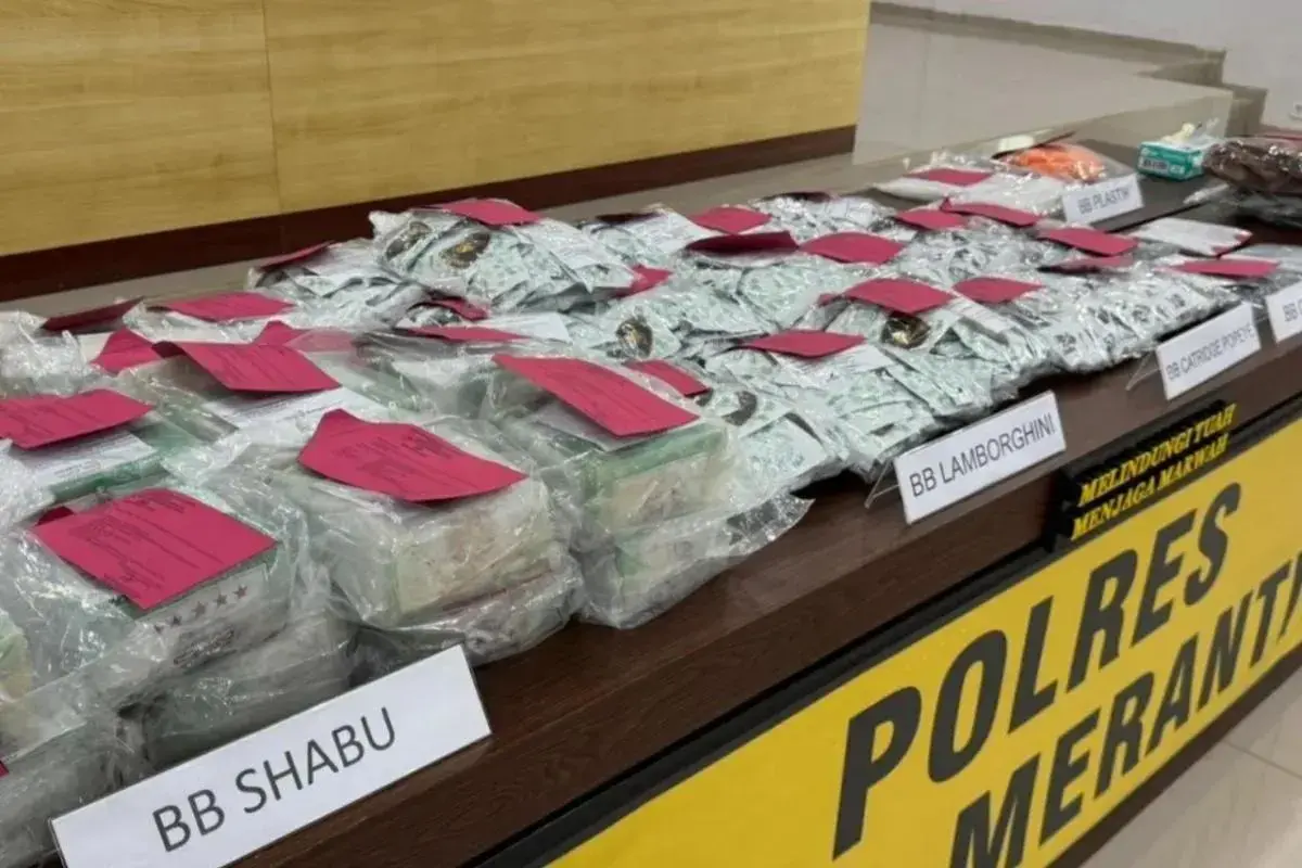 meranti-police-foil-massive-drug-smuggling-30-kg-of-meth-narcotic-vapes-from-malaysia-seized